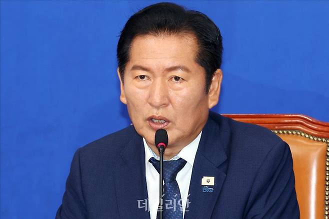 정청래 더불어민주당 대표가 17일 오전 서울 여의도 국회에서 열린 더불어민주당 최고위원회의에서 모두발언을 하고 있다. ⓒ데일리안 홍금표 기자