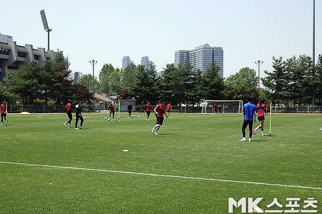 2026시즌 후반기를 준비 중인 부천 FC. 사진=이근승 기자