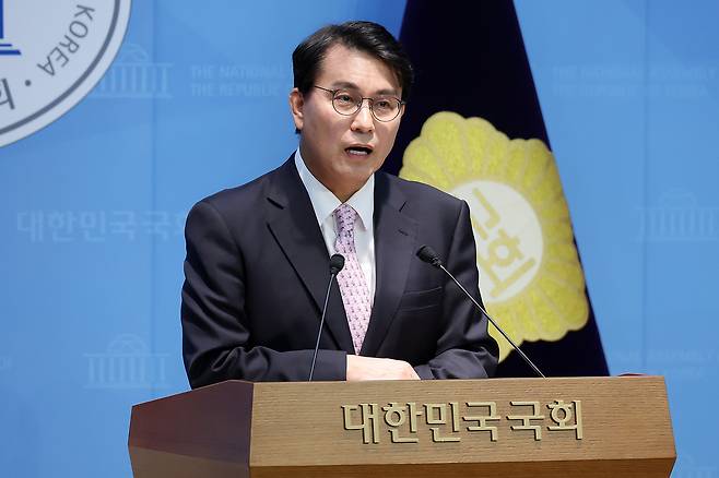 윤상현 국민의힘 의원이 이달 3일 국회 소통관에서 기자회견을 하고 있다. 연합뉴스