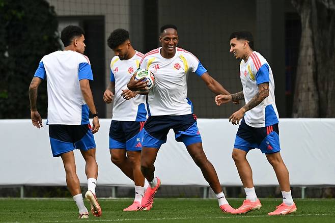 훈련하는 콜롬비아 축구대표팀 선수들.  AFP연합뉴스
