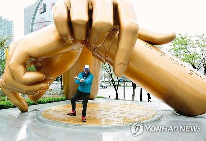 말춤 [콜드플레이 인스타그램 캡처=연합뉴스]
