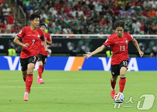대한민국 축구국가대표팀 손흥민과 이강인. ⓒ 뉴스1 임세영 기자