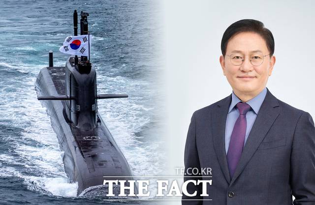 한국 해군 도산안창호함(왼쪽)과 문근식 한양대 공공정책대학원 특임교수. /국방부, 문근식 교수 측 제공