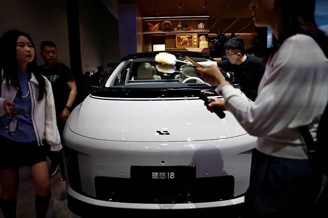 지난 4월 베이징 모터쇼에 리샹 i8이 전시돼 있다. /로이터연합뉴스
