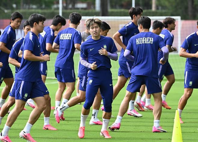 이강인이 18일(한국시간) 오후 멕시코 과달라하라 인근 사포판의 치바스 바예 베르데에서 훈련을 하고 있다. 과달라하라=이한형 기자
