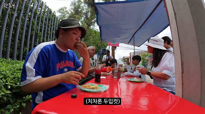 YouTuber Kwaktube urgently returned to Korea from Mexico, where he was visiting to support the 2026 CONCACAF World Cup, citing his sons 100th-day celebration and his broadcasting schedule. While sharing travelogues from Mexico, Kwaktube announced that he had to return to Korea without being able to watch the match against Mexico.He briefly returned to Korea from Mexico to attend his son Taesans 100th-day party and spend time with his family. He revealed that he plans to travel back to Monterrey to watch the match against South Africa.Kwaktube, who married last year, announced the birth of his son last March and has recently been communicating with the public by sharing his daily life as a parent on KBS2s The Return of Superman.