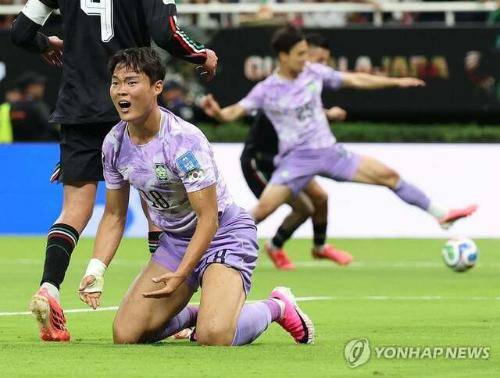 ◇18일(현지시간) 멕시코 사포판 과달라하라 스타디움에서 열린 2026 북중미 월드컵 A조 2차전 한국과 멕시코의 경기. 대표팀 오현규가 자신에게 연결된 슛찬스를 놓친 뒤 아쉬워하고 있다. 2026.6.19 멕시코 할리스코주=연합뉴스