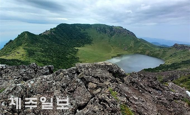 한라산 백록담 모습. 제주일보 자료사진