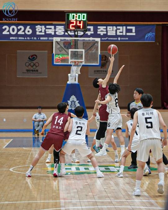 20일 청주 신흥고 체육관에서 열린 2026 한국중고농구 주말리그 권역별 그룹 전주기전여고- 청주여고 경기. [한국중고농구연맹 제공]