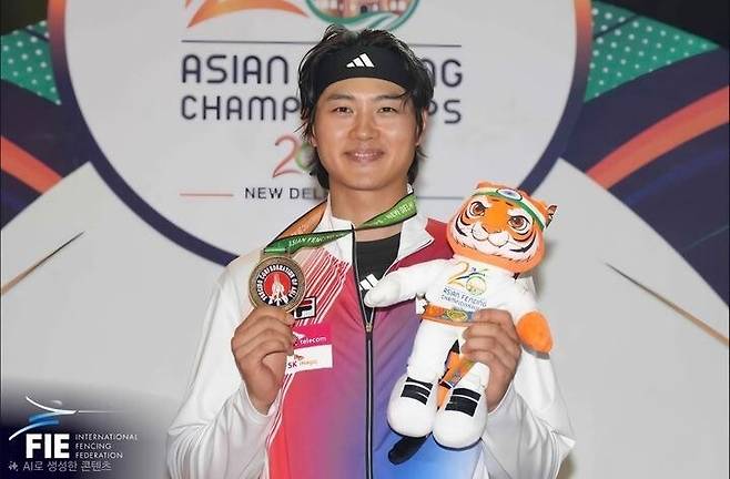 19일 아시아선수권에서 남자 사브르 개인전 금메달 딴 오상욱  [국제펜싱연맹 제공]