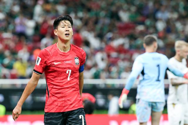 한국의 손흥민이 지난 12일 멕시코 사포판 과달라하라 스타디움에서 열린 2026 북중미 월드컵 A조 1차전 체코와의 경기 도중 슛이 빗나가자 아쉬워하고 있다. 연합뉴스
