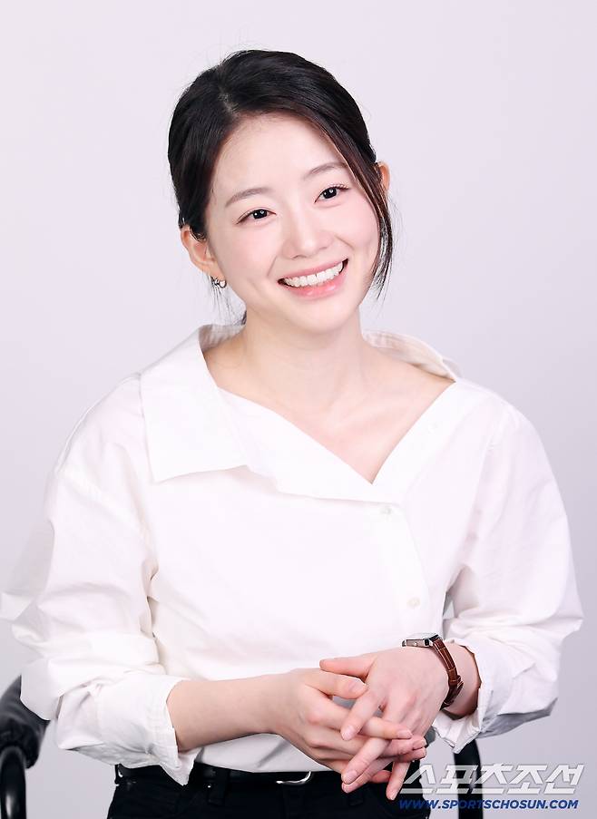 '폭싹 속았수다' '21세기 대군부인'에 이어 '멋진 신세계'까지 매 작품 변주에 성공하며 연기 스펙트럼을 넓히고 있는 배우 채서안이 스포츠조선을 방문해 카메라 앞에서 매력을 발산하고 있다. 사진=정재근 기자 cjg@sportschosun.com/2026.6.16/