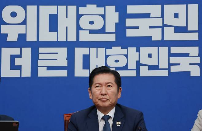 더불어민주당 정청래 대표가 19일 서울 여의도 국회에서 열린 최고위원회의에서 생각에 잠겨 있다. /남강호 기자