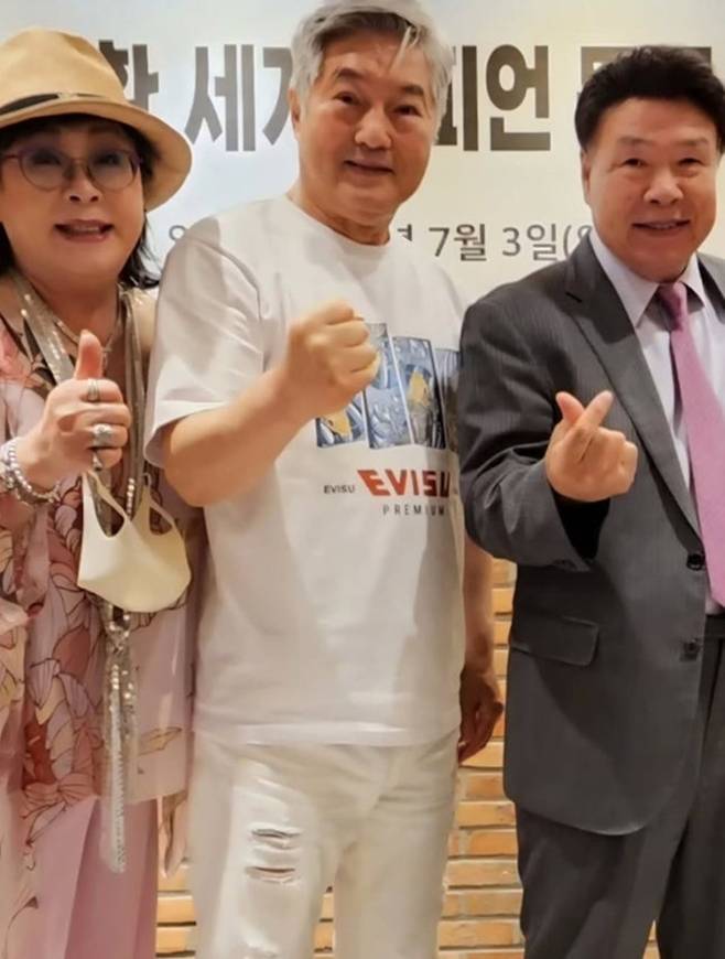 한지일 SNS