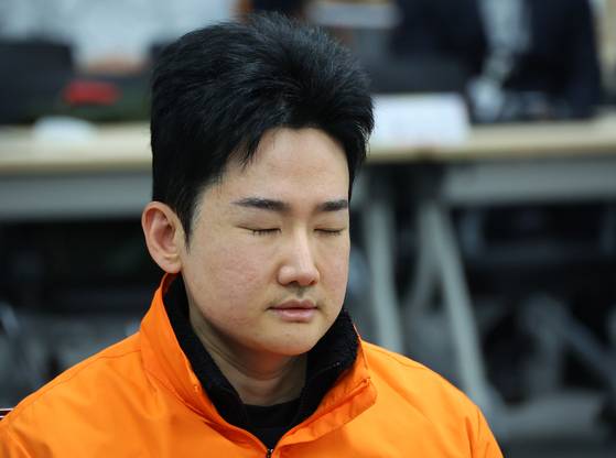 정이한 당시 개혁신당 부산시장 후보가 지난 5월 14일 오전 부산 연제구 부산시선거관리위원회에서 6·3 지방선거 부산시장 후보자 등록을 하고 있다. 〈사진=연합뉴스〉