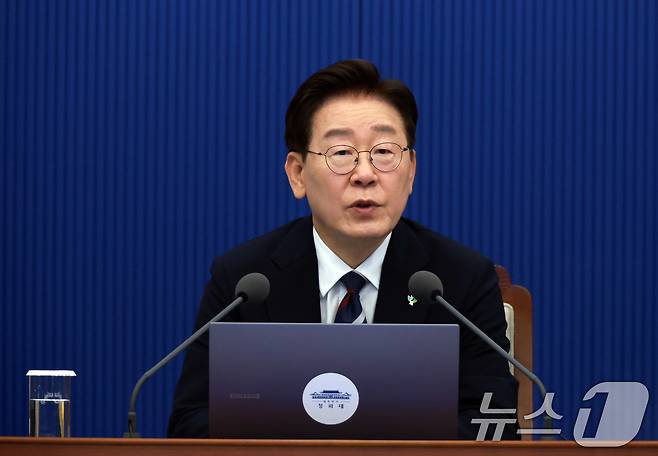이재명 대통령이 19일 청와대에서 열린 수석보좌관회의에서 발언하고 있다. (청와대통신사진기자단) 2026.6.19 ⓒ 뉴스1 이재명 기자