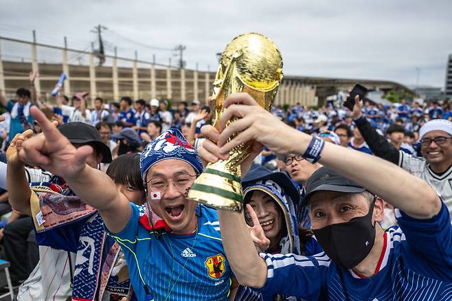 일본 축구대표팀 응원단 <사진:AP/연합뉴스>