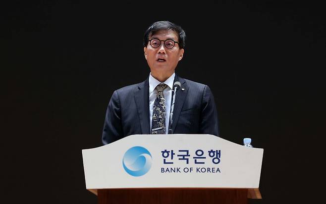 이창용 한국은행 총재가 20일 서울 중구 한국은행 별관에서 열린 이임식에서 이임사를 하고 있다. 연합뉴스