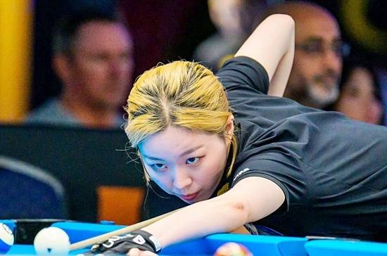서서아가 22일 새벽 오스트리아에서 열린 ‘까리뇨 세계여자10볼오픈’ 8강전에서 세계 2위 피아 필러를 꺾고 4강에 진출, 장무얀과 결승 진출을 두고 맞붙는다. (사진=Predator Pro Billiard Series)