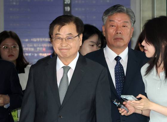 서훈 전 국가안보실장, 김홍희 전 해양경찰청장. 〈사진=연합뉴스〉