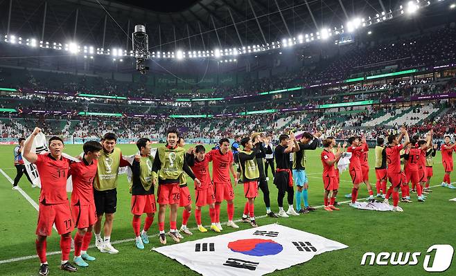 4년 전 초반 고비를 넘고 16강에 올랐던 축구대표팀. 2022.12.3 ⓒ 뉴스1 이광호 기자