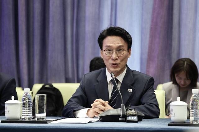 김민석 국무총리는 23일 중국 랴오닝성 다롄에서 냠오소르 오츠랄 몽골 총리와 회담을 갖고 "세계 10대 자원 부국인 몽골과 앞으로 공급망 협력을 더욱 강화할 수 있게 되기를 기대한다"고 밝혔다. /총리실