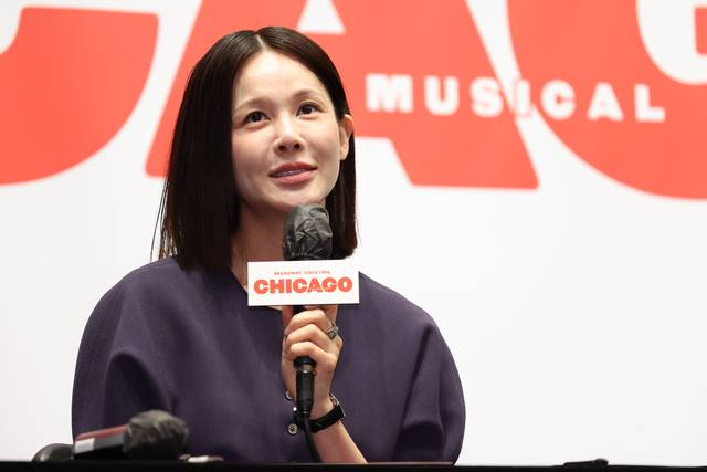 가수 겸 배우 아이비가 23일 서울 중구 충무아트센터에서 열린 뮤지컬 ‘시카고’ 배우 아이비 브로드웨이 진출 기자간담회에서 인사말을 하고 있다. 연합뉴스