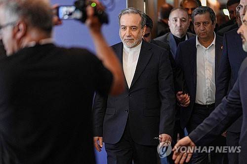 스위스 회담 참석한 아바스 아라그치 이란 외무장관 [AFP=연합뉴스. 재판매 및 DB 금지]