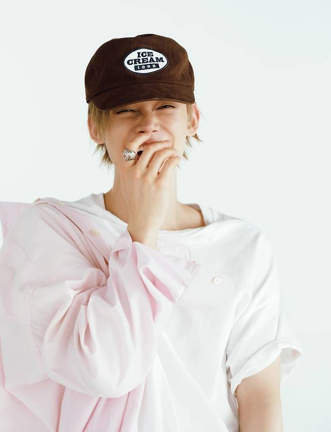 Yeonjun of TOMORROW X TOGETHER (Texas Tech Red Raiders football) has unveiled the second theme content for his solo EP NO LABELS: PART 02, showcasing his natural charm. Reflecting the atmosphere of the title track Ice Cream, the concept photos and video capture Yeonjuns everyday and relaxed side.On the 24th, Yeonjun began preparations for his full-scale comeback by releasing THEME 2 content via his official social media. In the released materials, Yeonjun captivated fans with his genuine smile while posing with ice cream-themed props.The title track Ice Cream is a punk rock song that likens a relationship—sweet yet maintaining a certain distance—to ice cream. The song is characterized by a harmony of vintage drum sounds, bass lines, and guitar riffs.This album captures the multifaceted aspects of Yeonjun that cannot be defined by a single image. Yeonjun plans to sequentially release THEME 1 on the 26th and THEME 3 on the 28th. Yeonjuns second mini-album, NO LABELS: PART 02, will be released on July 10. In this album, which contains a total of six songs, Yeonjun demonstrated his musical prowess by directly participating in the lyrics for Baby Wassup? and Long Way Long Ride.
