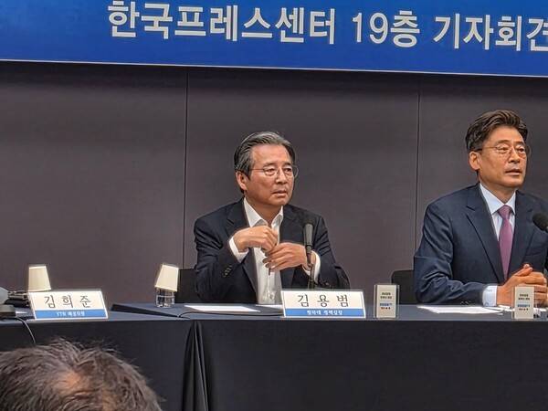 김용범 대통령비서실 정책실장이 24일 열린 관훈클럽 초청 토론회에서 발언하고 있다. [출처= 최수진 기자]