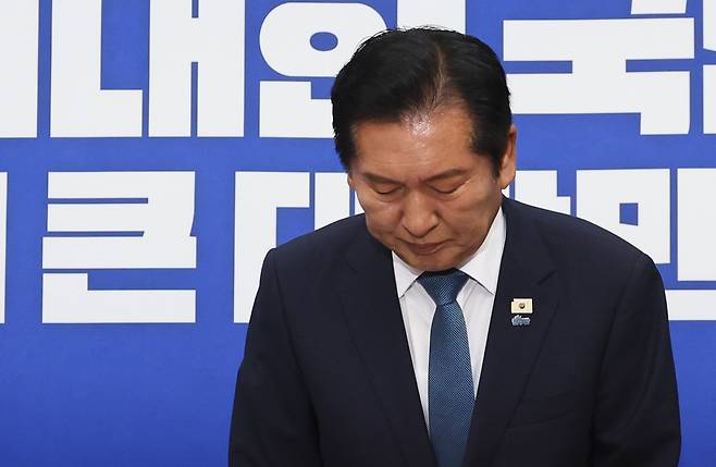 오늘 당대표직을 내려놓은 정청래 대표. (출처 : 뉴시스)