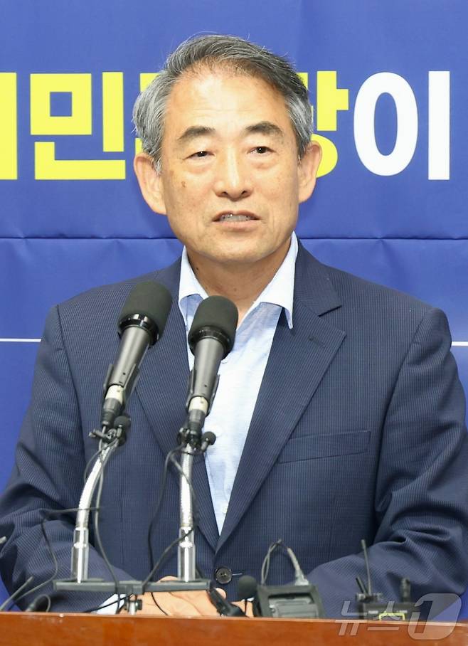 윤준병 더불어민주당 전북도당위원장이 '농기계 안전망 강화법'을 대표 발의했다.ⓒ 뉴스1 유경석 기자