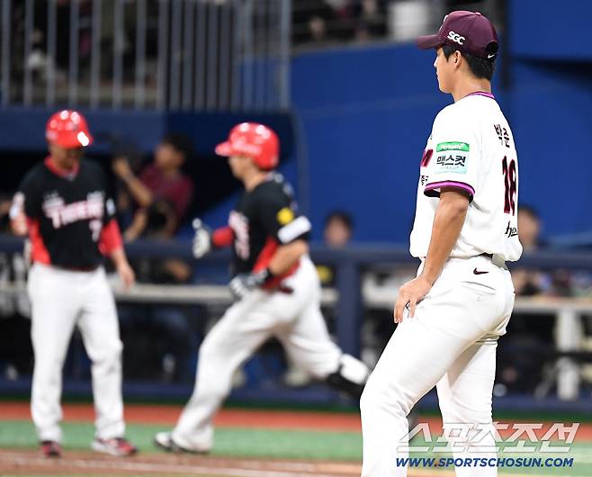 23일 고척 스카이돔에서 열린 키움과 KIA의 경기. 3회 키움 선발 박준현이 KIA 나성범에게 투런 홈런을 허용하고 있다. 고척=송정헌 기자songs@sportschosun.com/2026.06.23/