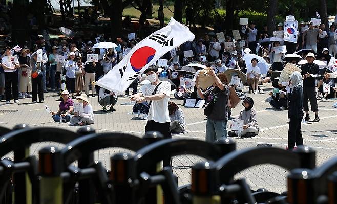 잠실 개표소 시위 현장 모습. 연합뉴스