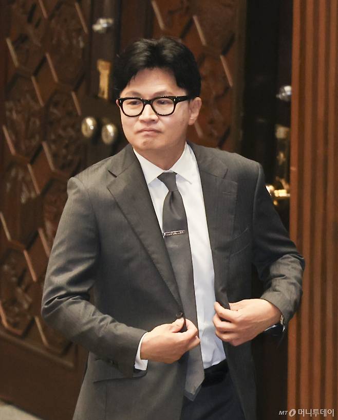 [서울=뉴시스] 김근수 기자 = 한동훈 무소속 의원이 18일 오후 서울 여의도 국회에서 열린 제436회국회(임시회) 제3차 본회의에 참석하고 있다. 2026.06.18. ks@newsis.com /사진=김근수