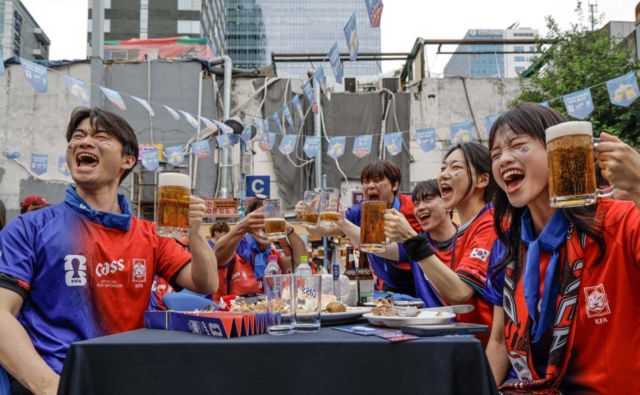 ‘2026 FIFA 북중미 월드컵 X 카스 뷰잉펍’ 응원전 현장. (오비맥주 제공)