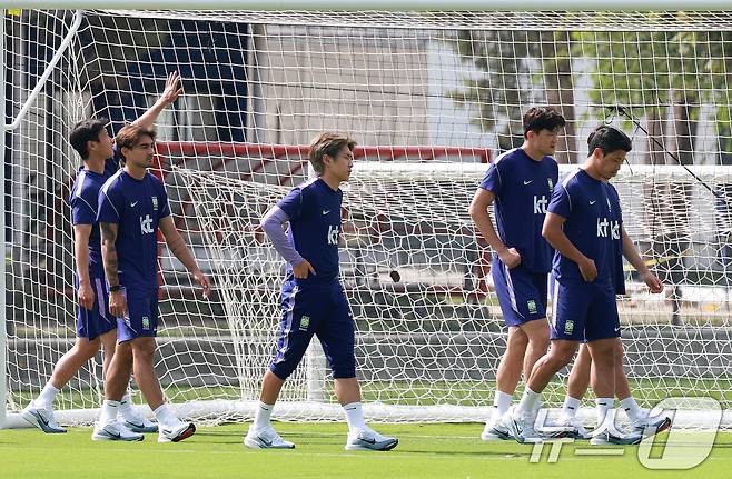대한민국 축구국가대표팀 이강인, 김민재, 황희찬 등이 25일(현지시간) 멕시코 과달라하라 인근 대한민국 축구대표팀의 베이스캠프 훈련장인 사포판 치바스 바예 베르데에서 회복 훈련하고 있다. 2026.6.26 ⓒ 뉴스1 임세영 기자