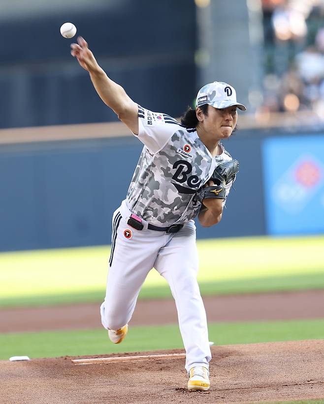 두산 곽빈이 26일 잠실구장에서 열린 2026 KBO리그 정규시즌 KIA전에 선발 등판해 역투하고 있다. 사진 | 두산 베어스