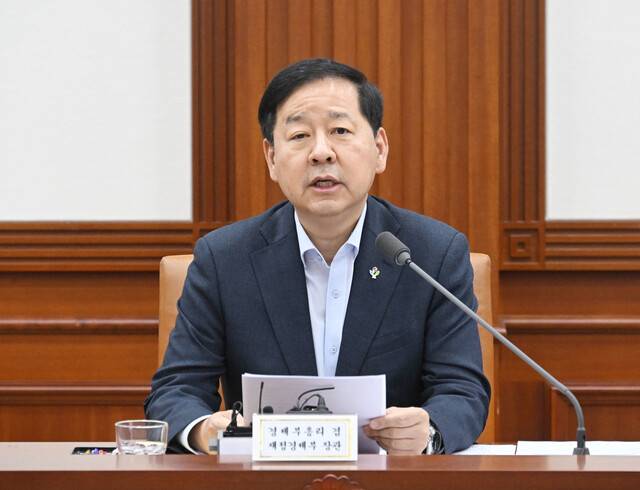 구윤철 부총리 겸 재정경제부 장관이 26일 비상경제본부 회의 겸 경제관계장관회의 겸 민생물가 특별관리 관계장관 태스크포스(TF)에서 발언하고 있다. 재경부 제공