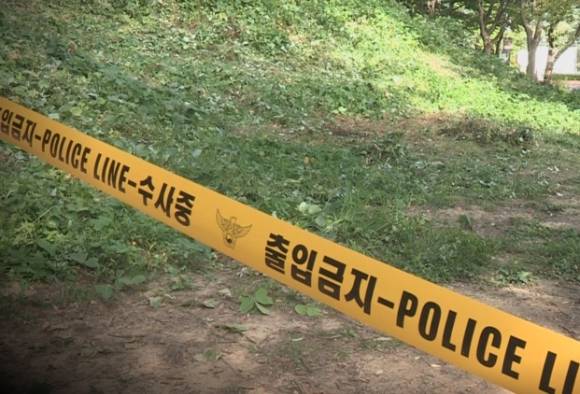 불법 촬영 혐의로 조사를 받던 30대가 압수수색 과정에서 자택에서 추락해 사망했다. 본 기사와 무관한 이미지. [사진=연합뉴스]
