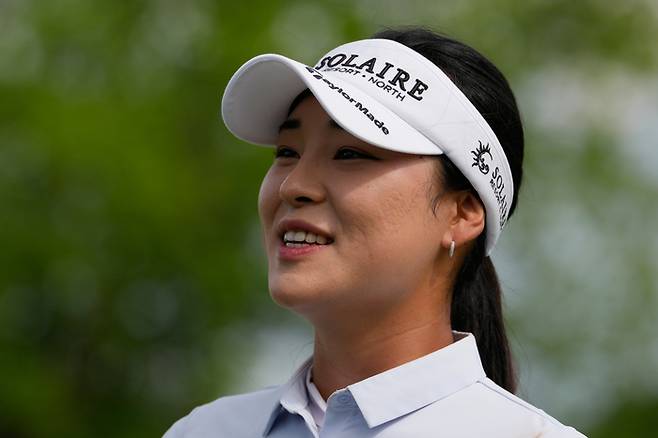 윤이나가 27일 열린 LPGA 투어 KPMG 위민스 PGA 챔피언십 2라운드에서 활짝 웃고 있다. 사진 | AP=연합뉴스