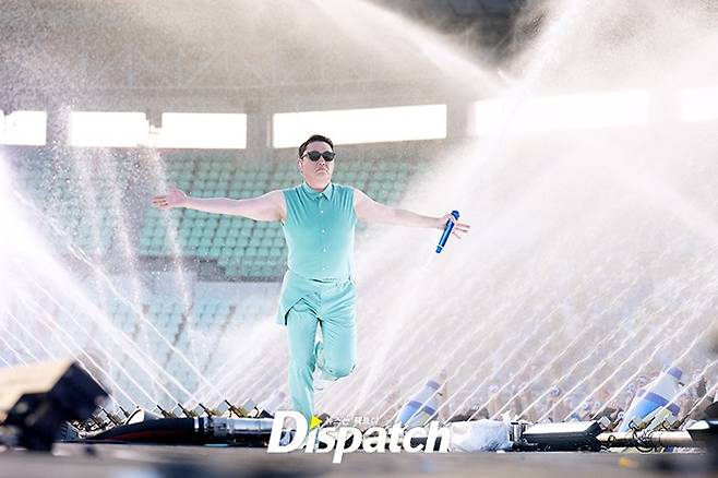 Singer PSY kicked off his nationwide tour with a passionate performance at the PSY Summer Swag 2026 held at the Uijeongbu Sports Complex in Gyeonggi Province on the 27th. Guests Hwasa and Sung Si-kyung graced the stage, while Park Ji-hoon and Director Jang Hang-jun added to the fun with video appearances.The PSY Summer Swag has established itself as a representative summer brand concert, featuring water cannons and a spectacular guest lineup. This years performance garnered a great response from the audience with its larger scale and high-quality stage production.Starting in Uijeongbu, this tour is scheduled to be held sequentially in major cities across the country, including Daegu, Incheon, Gwacheon, Wonju, Suwon, Gwangju, Busan, and Daejeon.