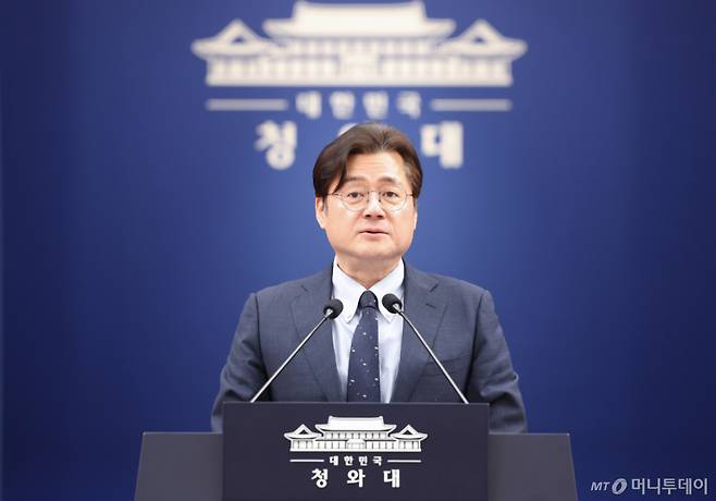 홍익표 정무수석이 4일 청와대 춘추관에서 '조작기소 특검법' 관련 현안 브리핑을 하고 있다. /사진=뉴스1