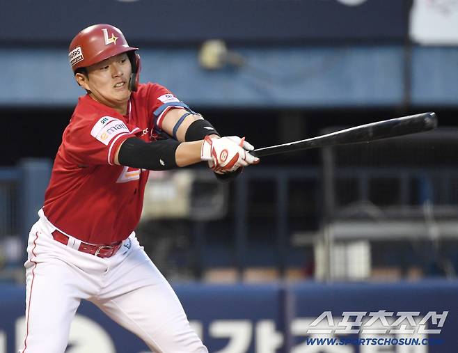 8일 잠실구장에서 열린 두산과 SSG의 경기. 타격하는 SSG 조형우. 잠실=송정헌 기자songs@sportschosun.com/2026.05.08/