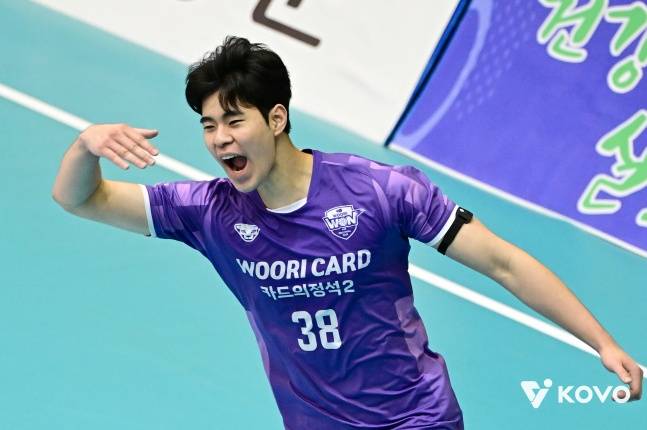 우리카드 박상우가 최근 충북 단양에서 열린 2026 한국실업배구연맹&프로배구 퓨처스 챔프전에서 포효하고 있다. /사진=한국배구연맹 제공