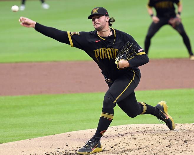 Pittsburgh Pirates pitcher Paul Skenes (30) throws in the second inning giving up four runs to the Cincinnati Reds at PNC Park on Friday, June 26, 2026 in Pittsburgh. Photo by Archie Carpenter/UPI.







<저작권자(c) 연합뉴스, 무단 전재-재배포, AI 학습 및 활용 금지>