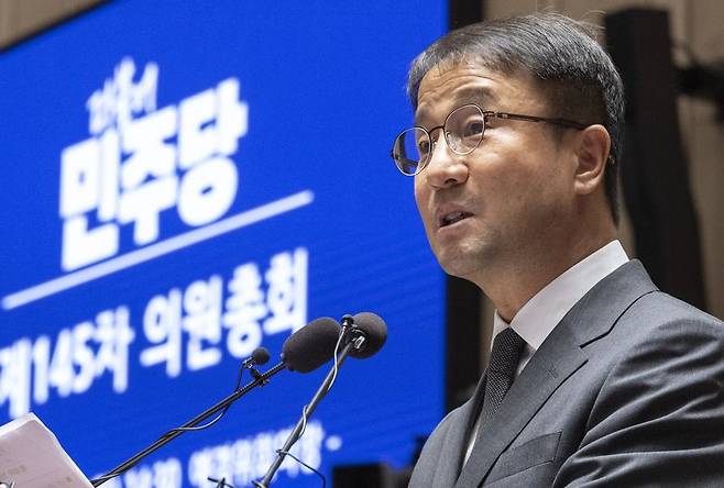 한병도 더불어민주당 대표 직무대행 및 원내대표가 29일 국회에서 열린 의원총회에서 발언하고 있다. 연합뉴스