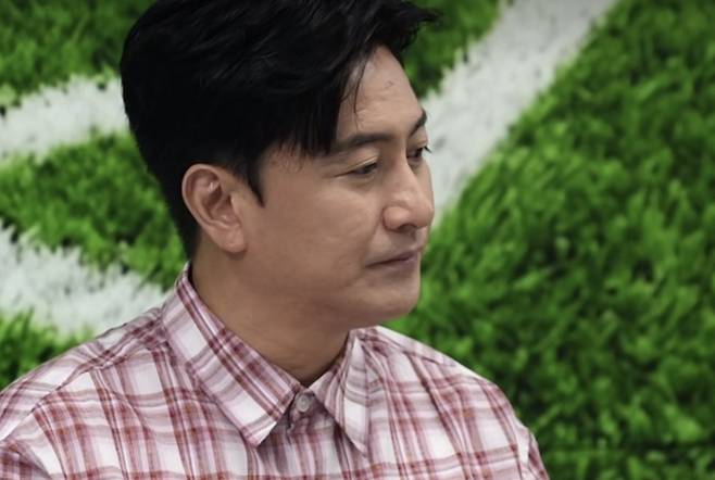 축구 국가대표 출신 방송인 안정환이 대한축구협회의 쇄신을 요구하며 "이번에 또 잘못되면 협회 앞에서 1인 시위를 하겠다"고 했다./사진=SNS 갈무리