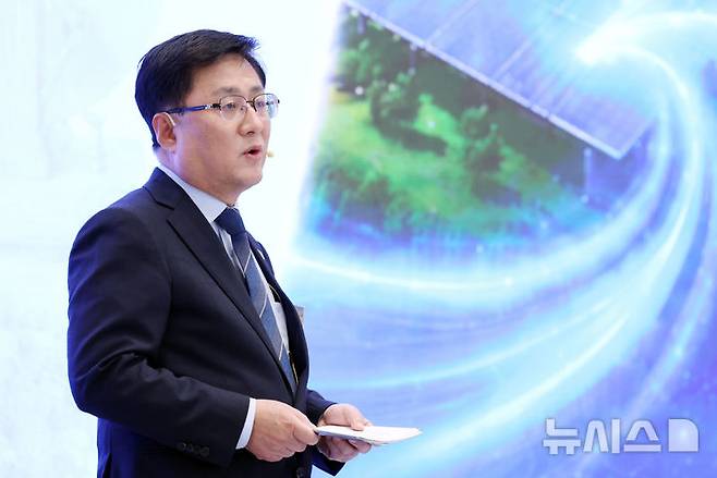 [서울=뉴시스] 조성봉 기자 = 김성환 기후에너지환경부 장관이 29일 청와대 영빈관에서 열린 ‘대한민국 대도약 3대 메가프로젝트 국민보고회’에서 정책 발표를 하고 있다. 2026.06.29. suncho21@newsis.com