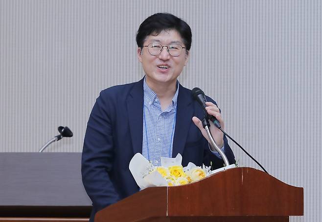 당선 소감 밝히는 정헌주 신임 국제개발협력학회장 [국제개발협력학회 제공. 재판매 및 DB 금지]